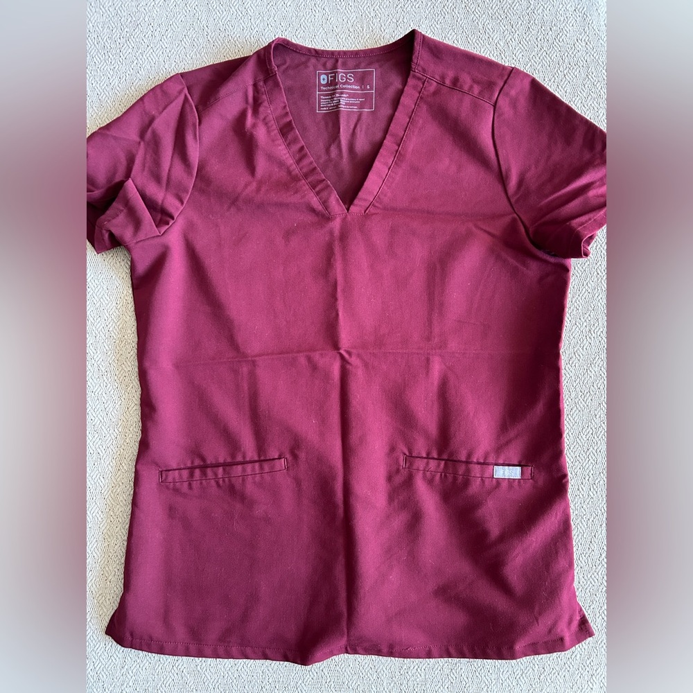 Figs Maroon Short Sleeve V-Neck Top and Jogger Pants Set